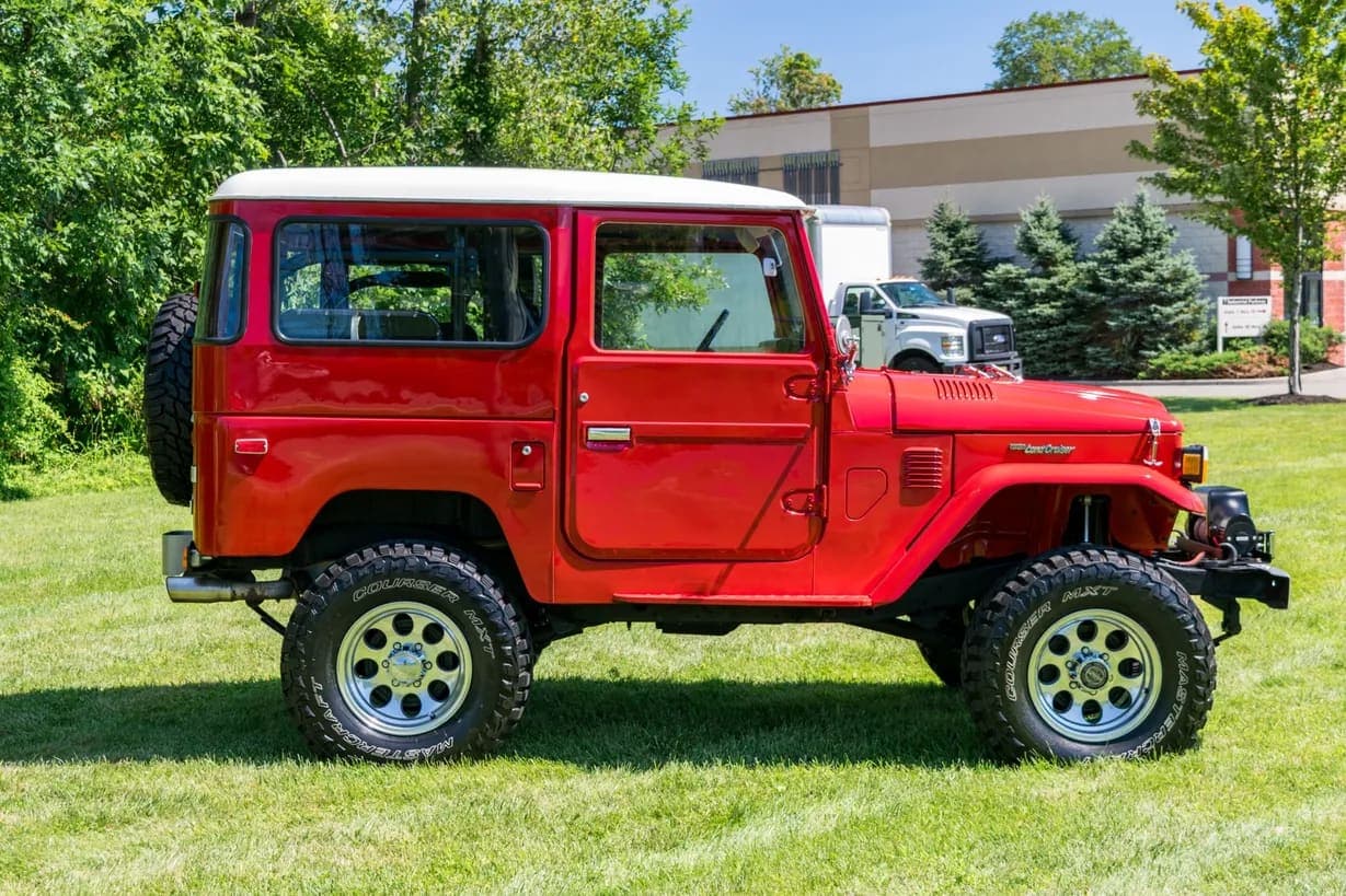 1975 Toyota Land Cruiser FJ40 4-Speed, view
