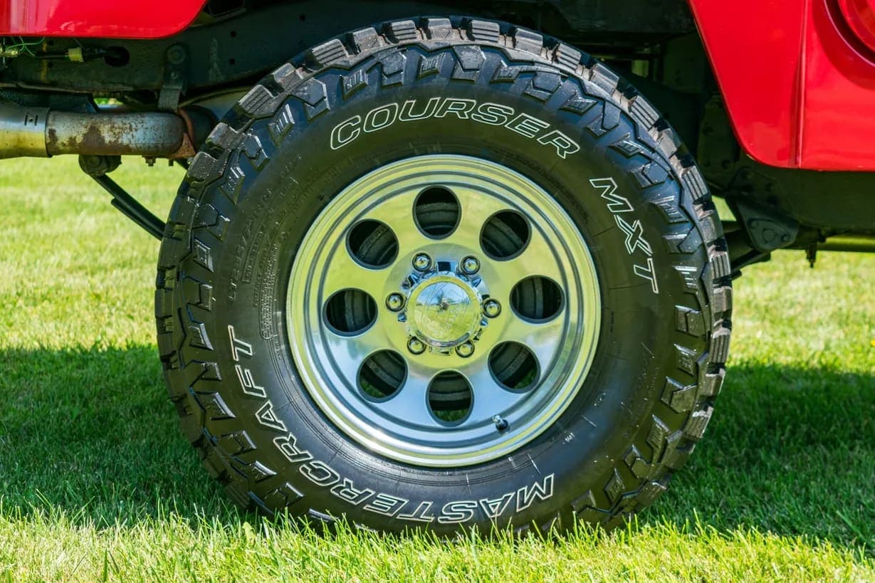1975 Toyota Land Cruiser FJ40 4-Speed, view
