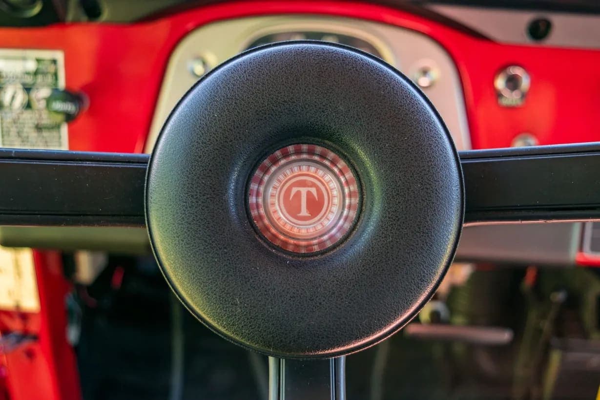 1975 Toyota Land Cruiser FJ40 4-Speed, view
