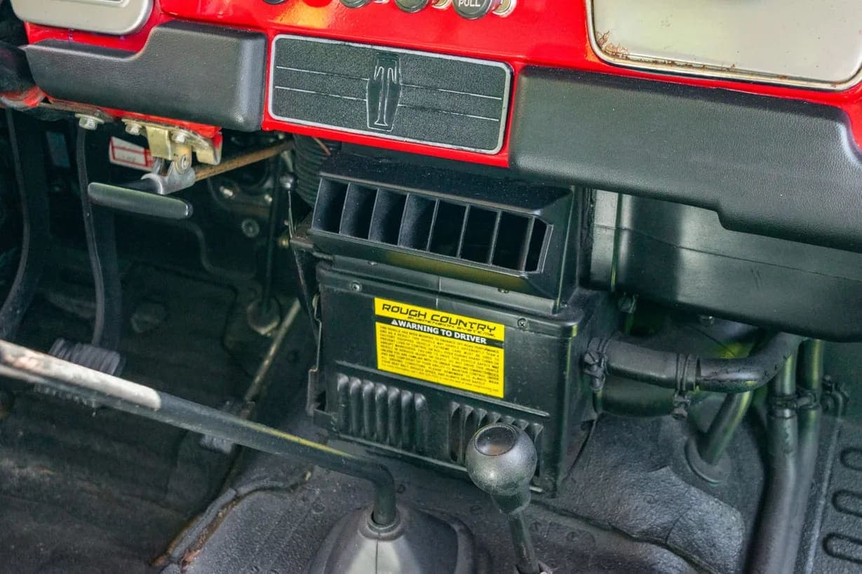 1975 Toyota Land Cruiser FJ40 4-Speed, view