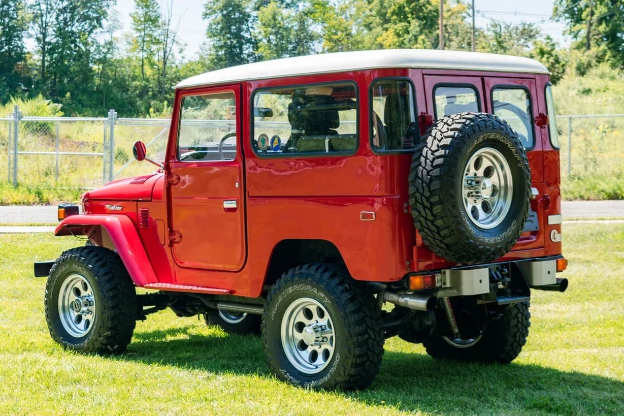1975 Toyota Land Cruiser FJ40 4-Speed, view