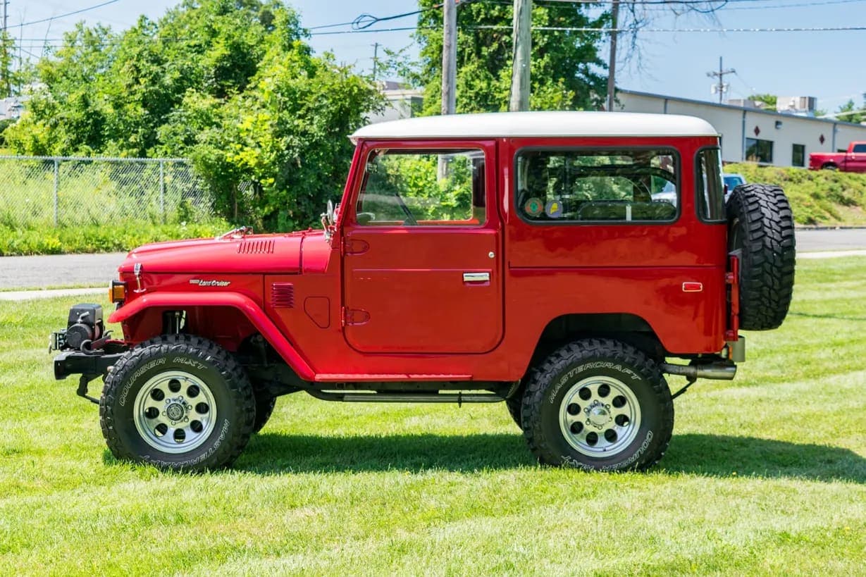 1975 Toyota Land Cruiser FJ40 4-Speed, view