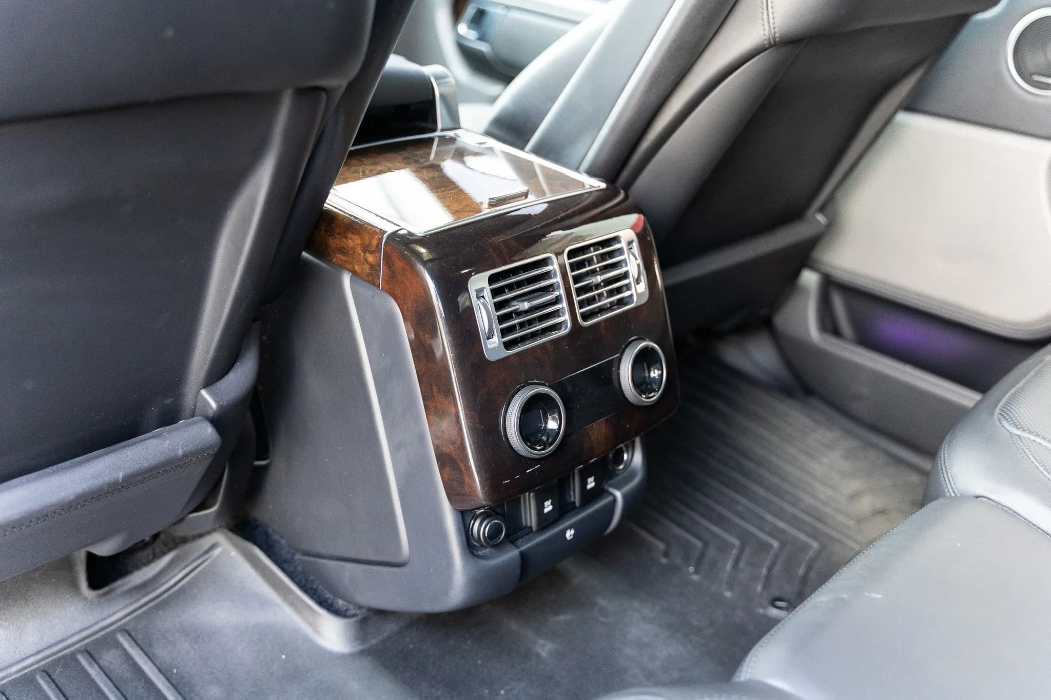 2018 Land Rover Range Rover Supercharged LWB, view