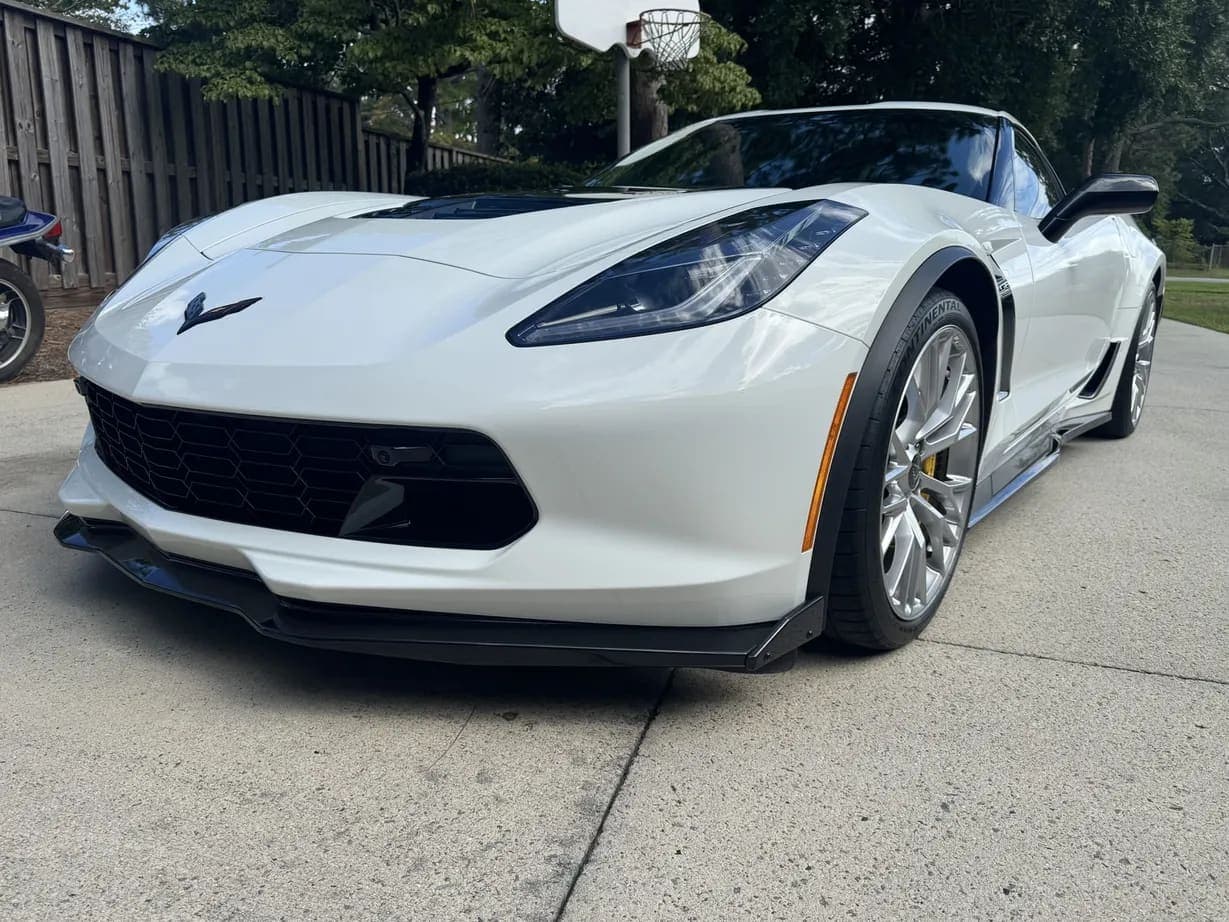 2016 Chevrolet Corvette Z06 Coupe, view 1