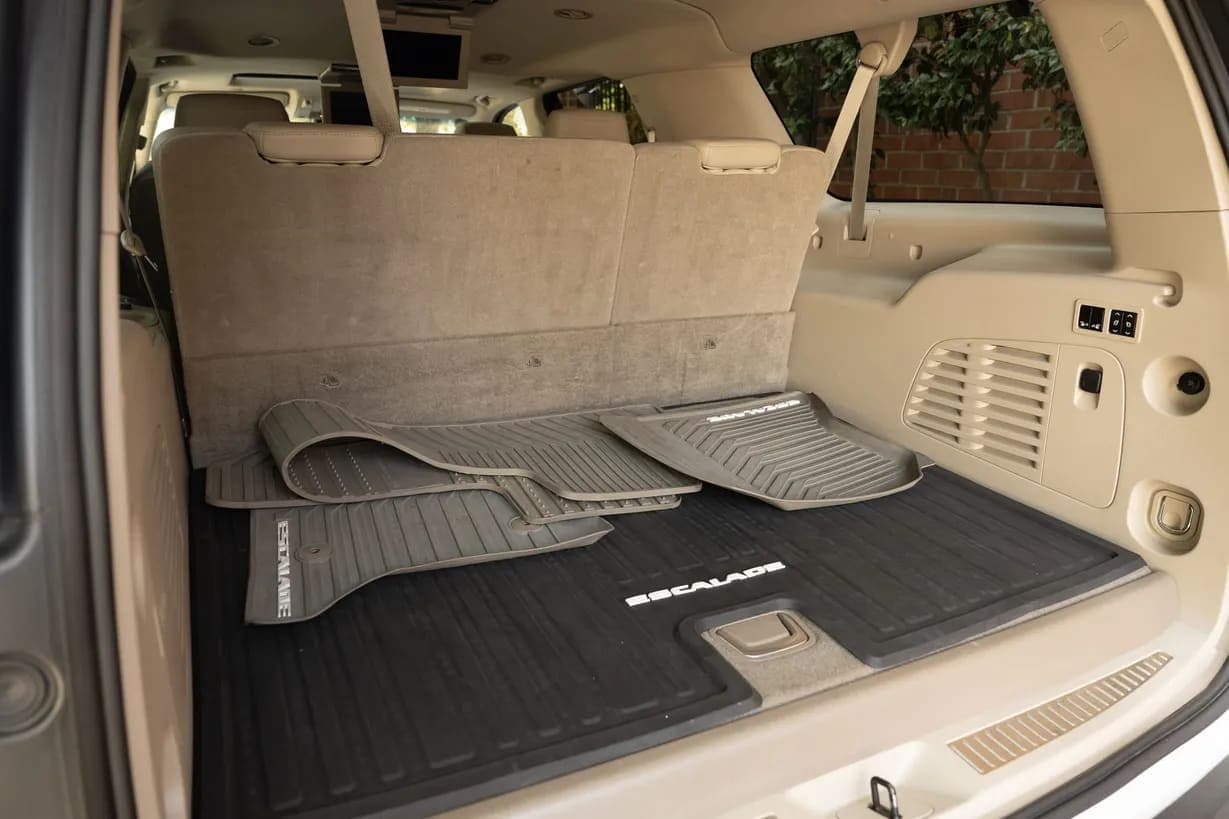 2016 Cadillac Escalade ESV, view