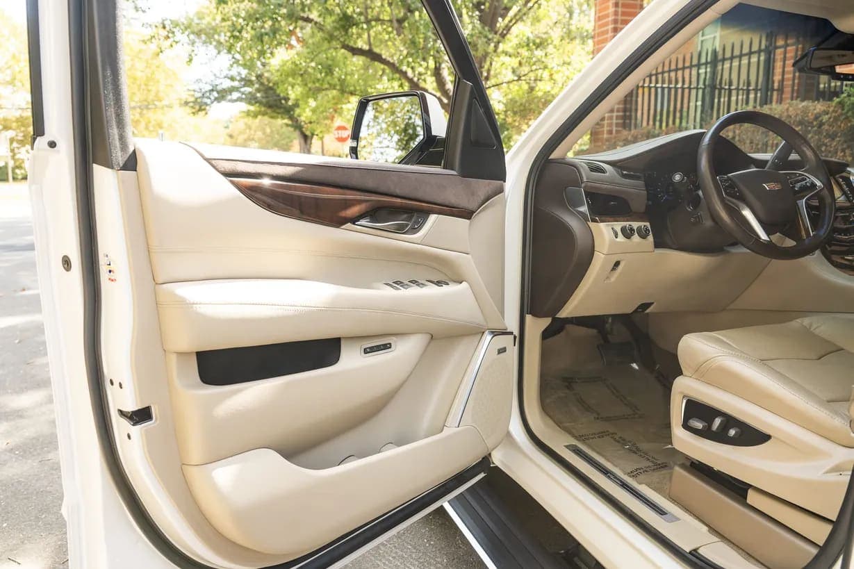 2016 Cadillac Escalade ESV, view