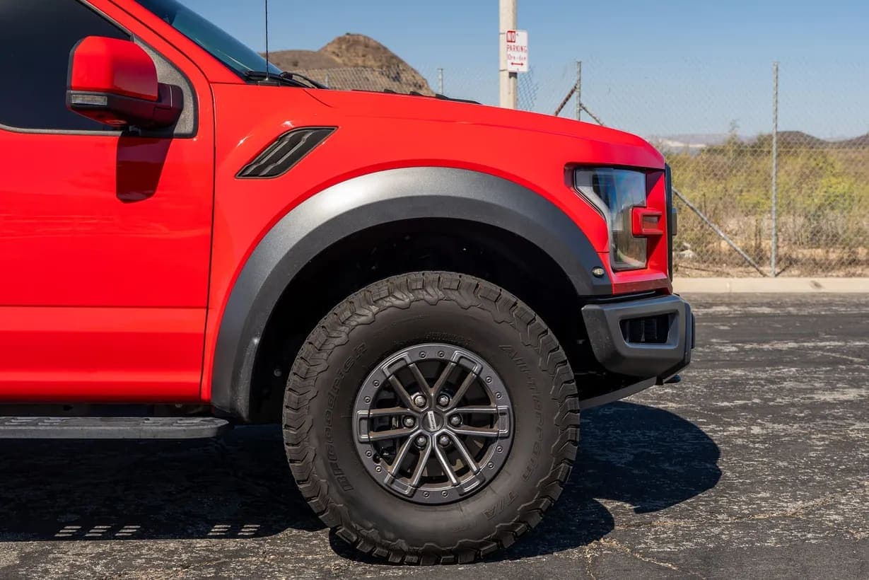 2019 Ford F-150 Raptor, view