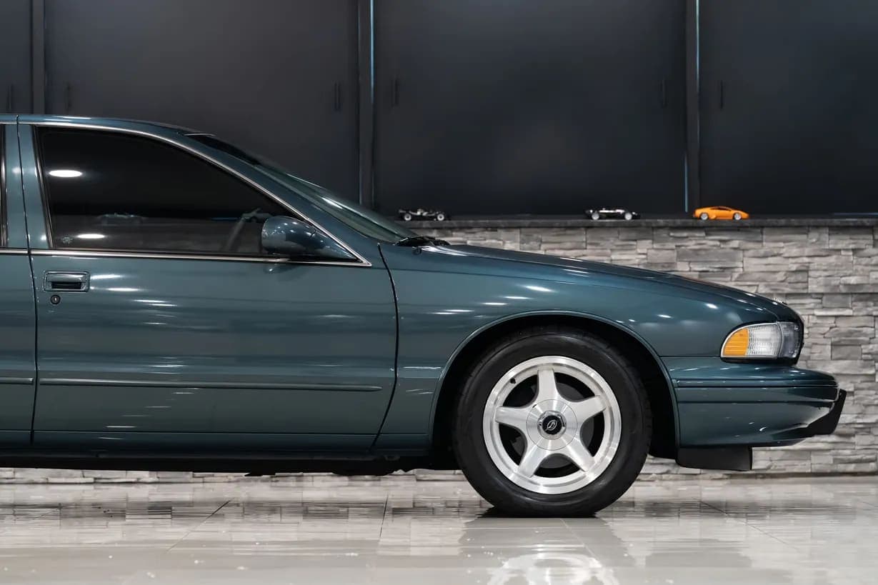 1995 Chevrolet Impala SS, view