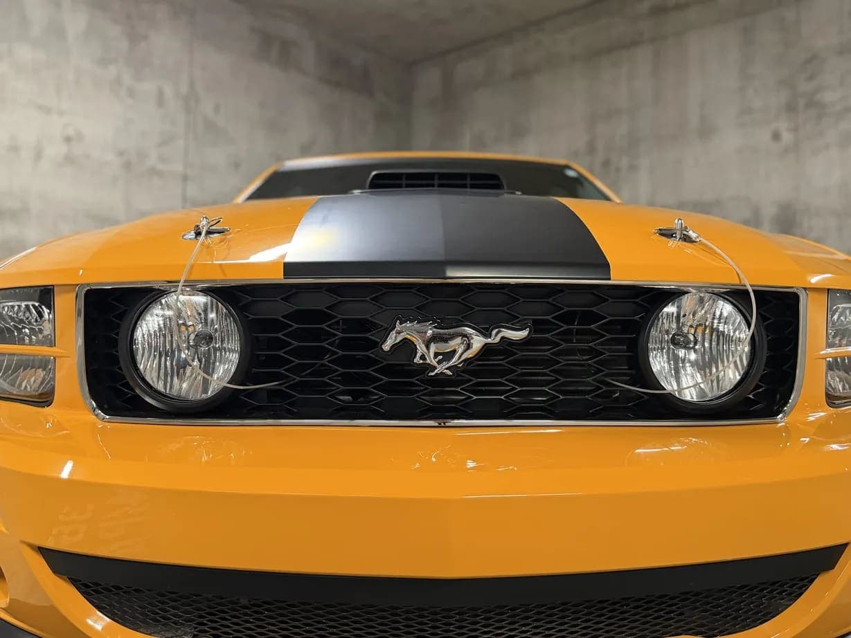 2007 Ford Saleen Mustang Parnelli Jones, view