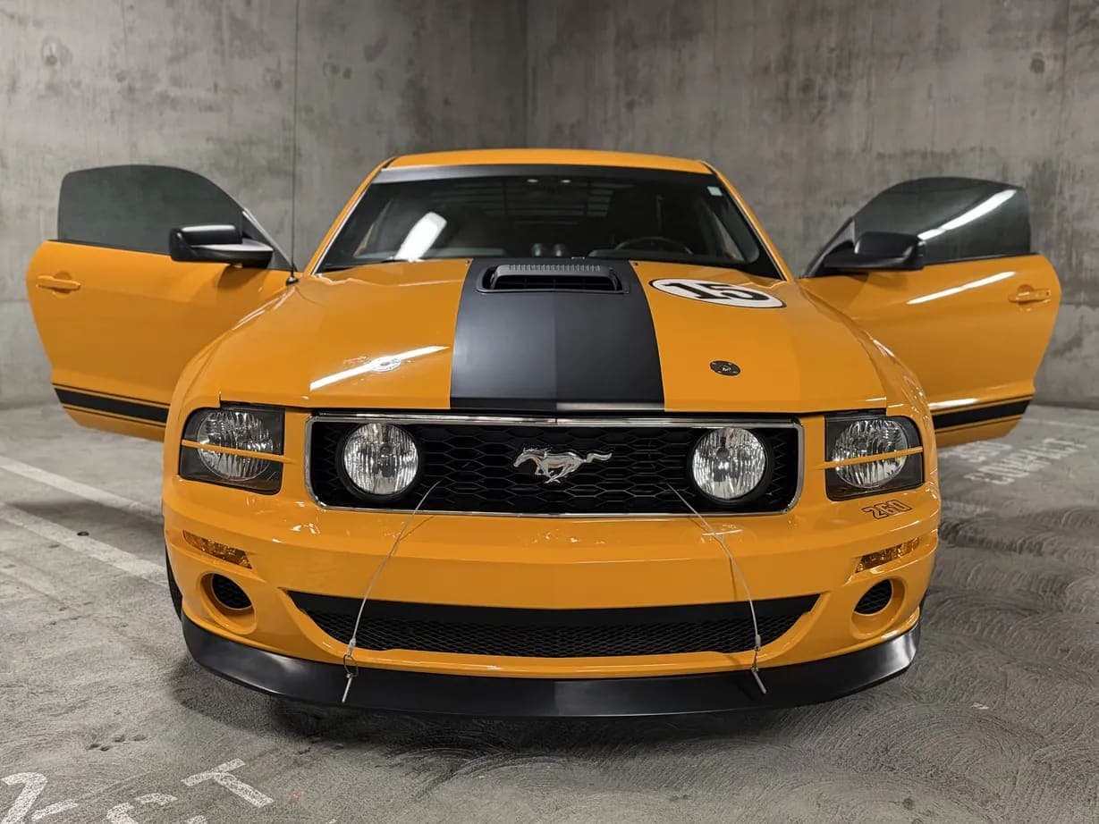 2007 Ford Saleen Mustang Parnelli Jones, view