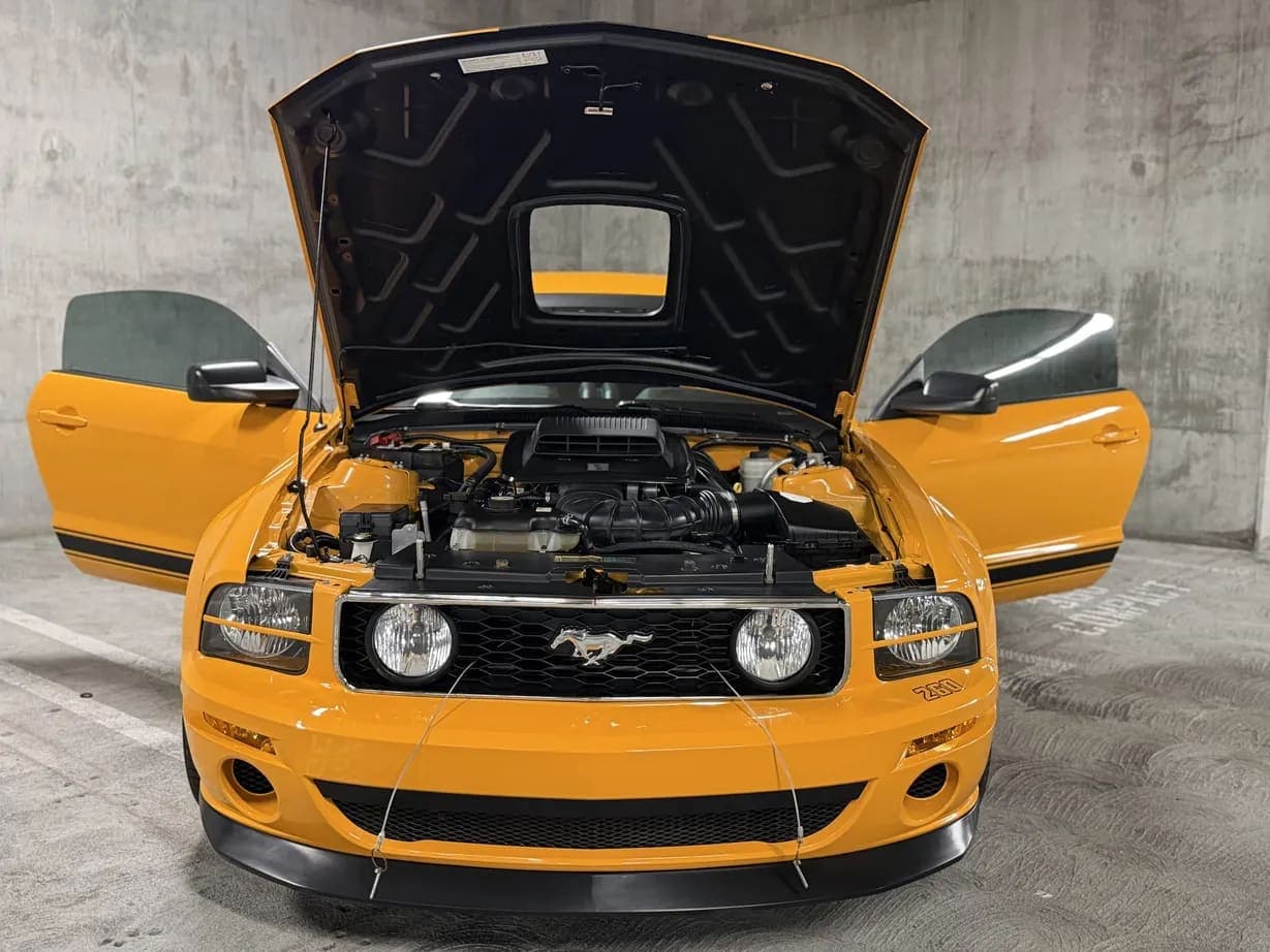 2007 Ford Saleen Mustang Parnelli Jones, view