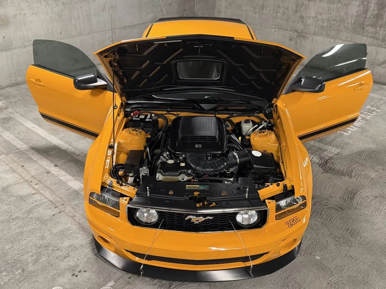 2007 Ford Saleen Mustang Parnelli Jones, view