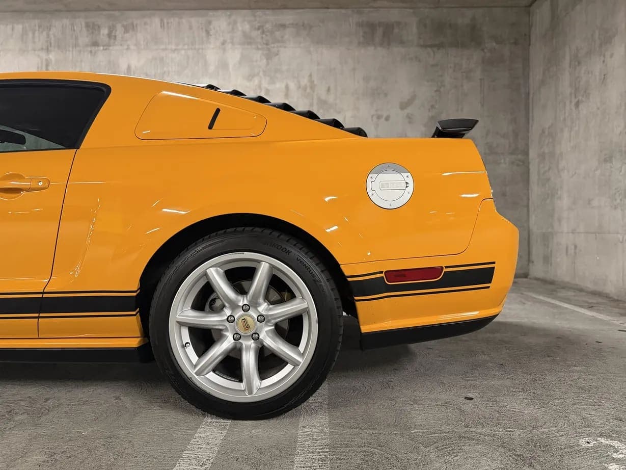 2007 Ford Saleen Mustang Parnelli Jones, view