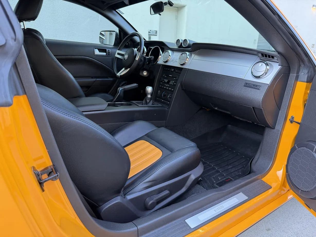 2007 Ford Saleen Mustang Parnelli Jones, view