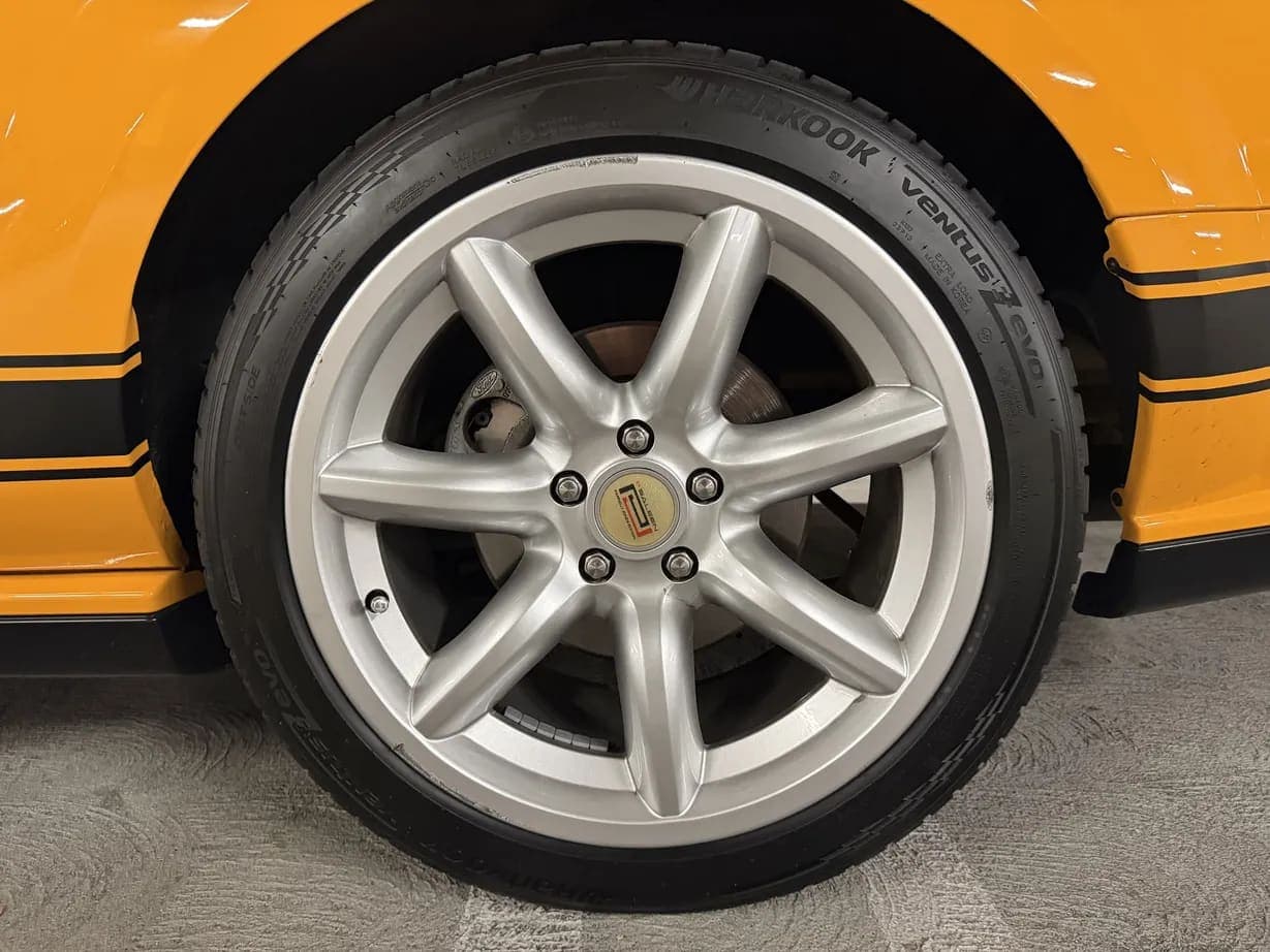 2007 Ford Saleen Mustang Parnelli Jones, view