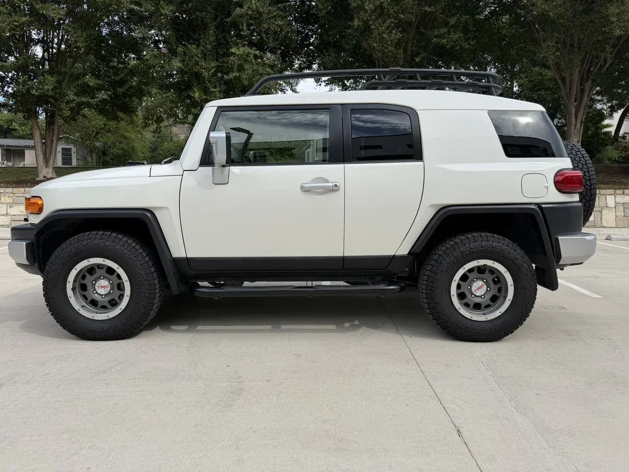 2014 Toyota FJ Cruiser, view