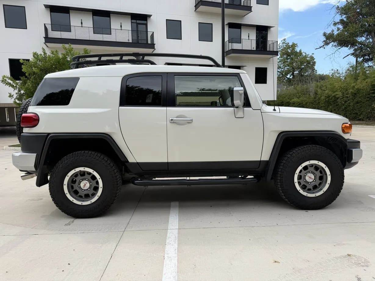 2014 Toyota FJ Cruiser, view