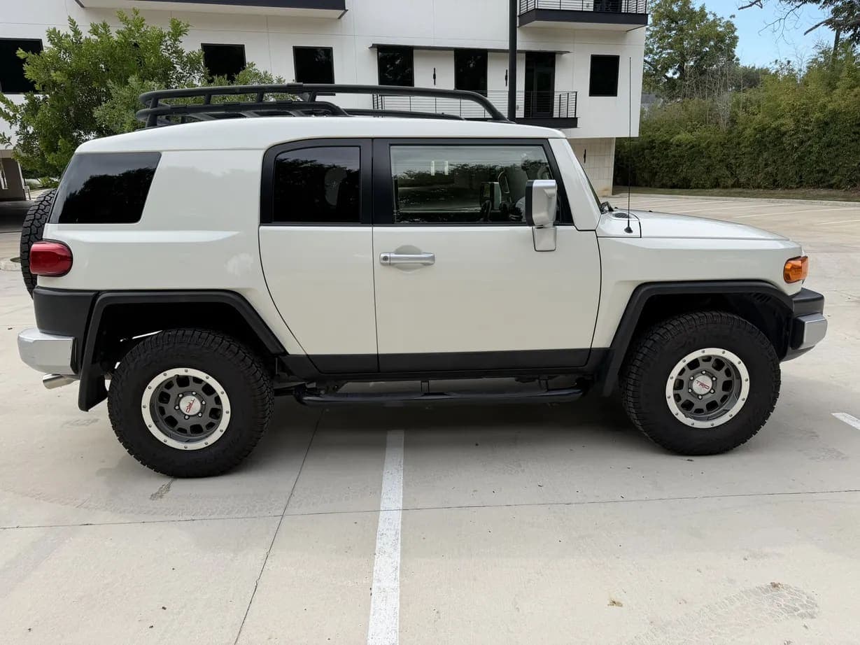 2014 Toyota FJ Cruiser, view