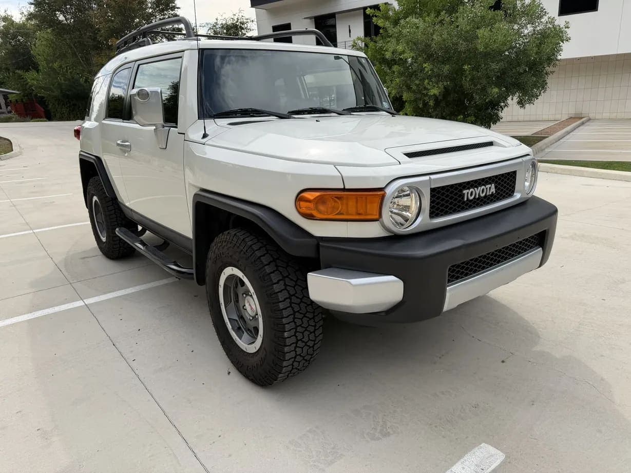2014 Toyota FJ Cruiser, view