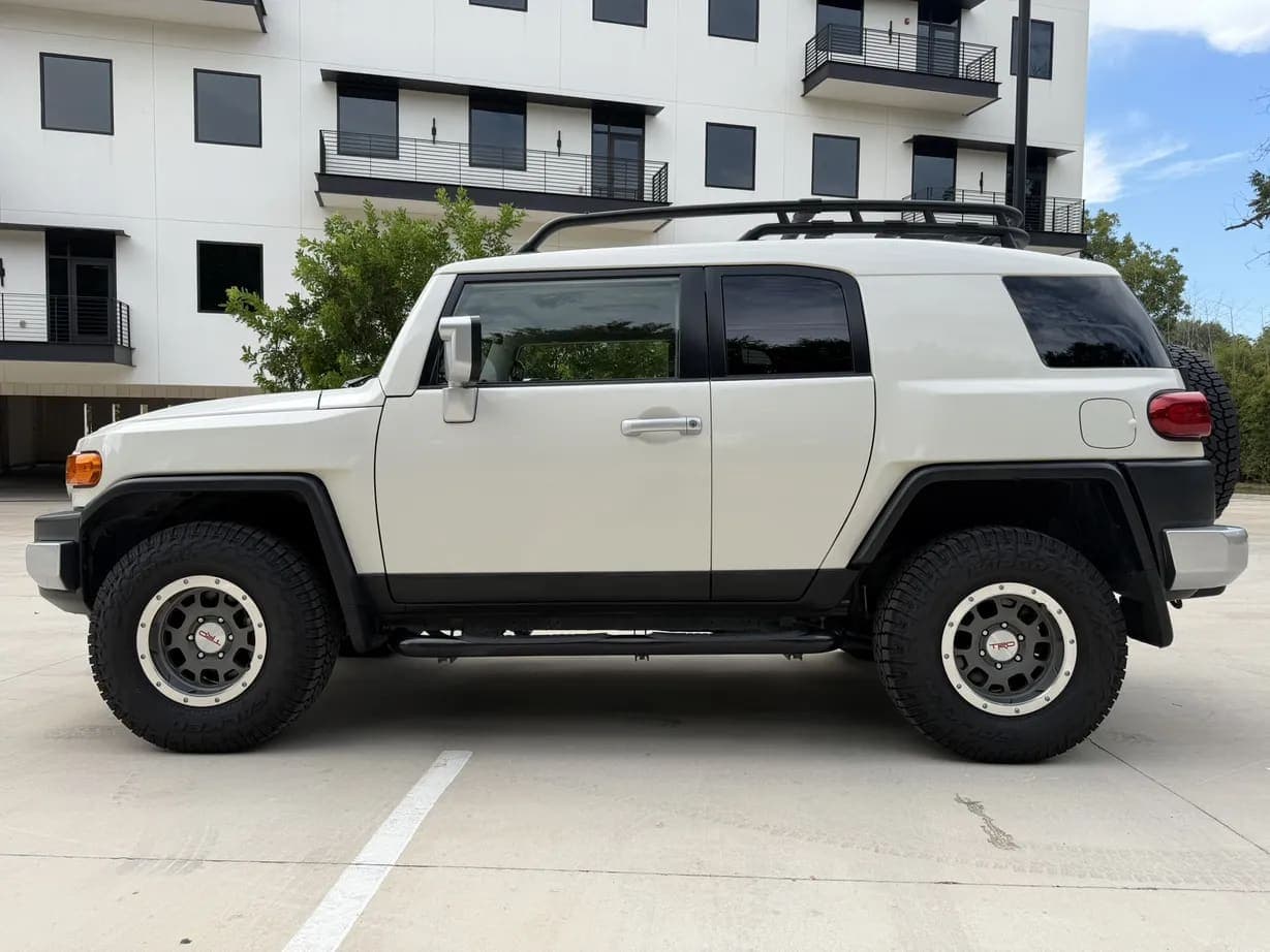 2014 Toyota FJ Cruiser, view