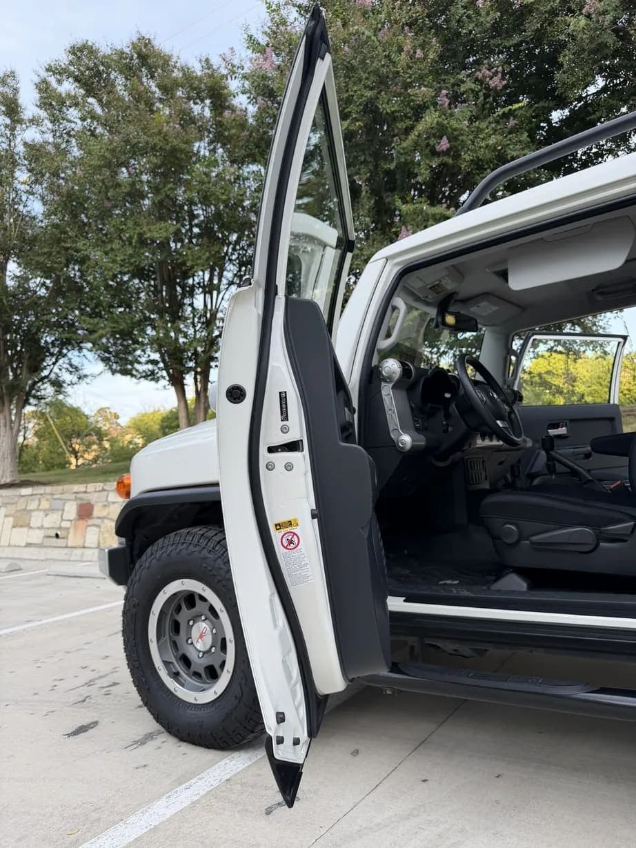 2014 Toyota FJ Cruiser, view