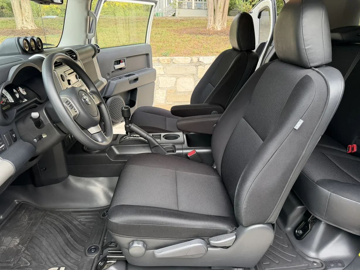 2014 Toyota FJ Cruiser, view