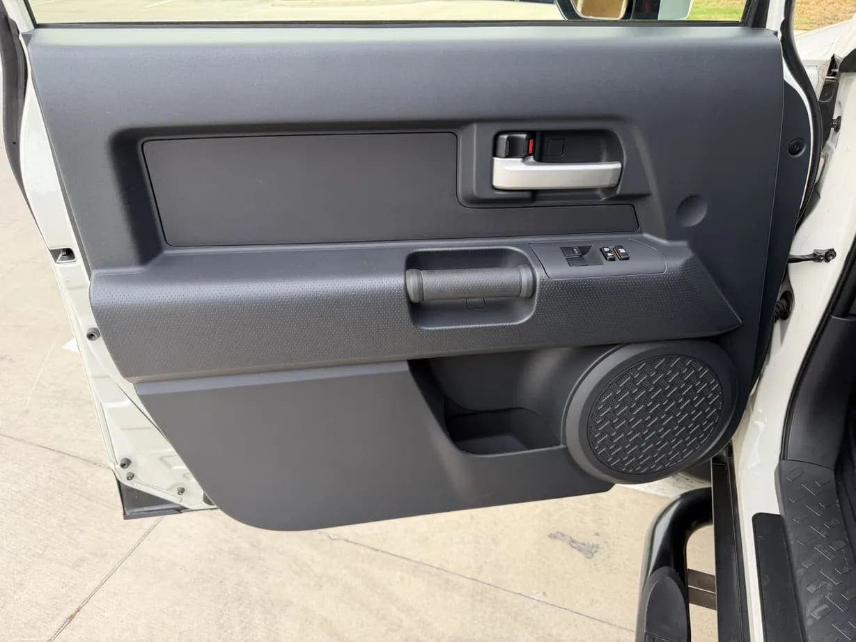 2014 Toyota FJ Cruiser, view