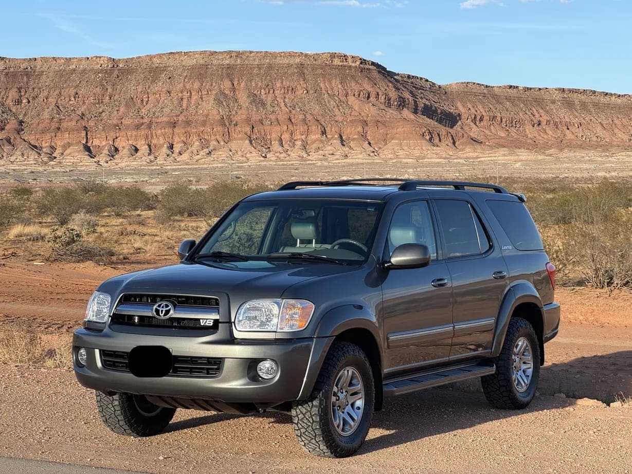 2005 Toyota Sequoia exterior